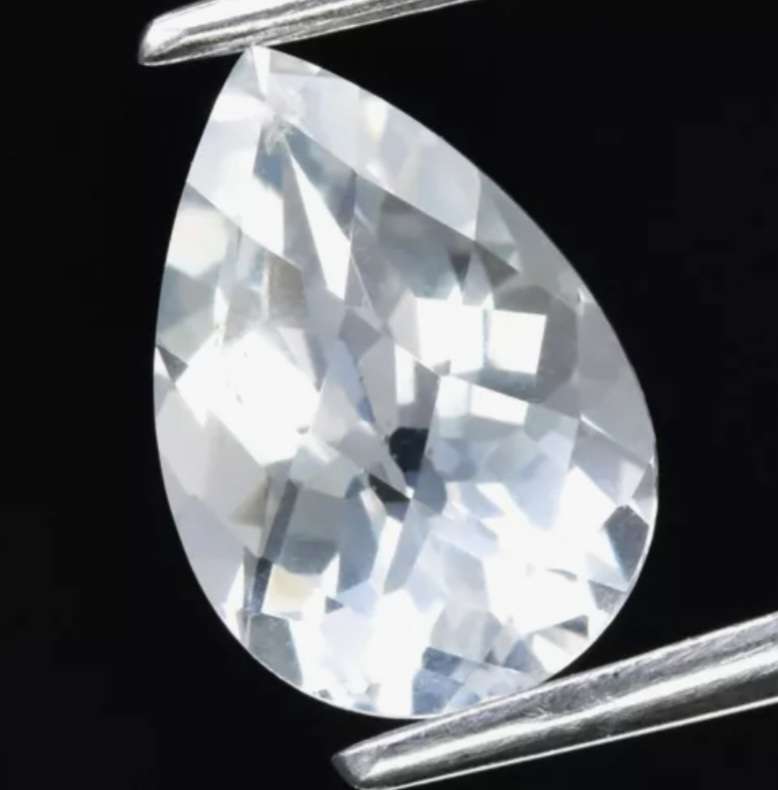 Natural Pear Cut white topaz