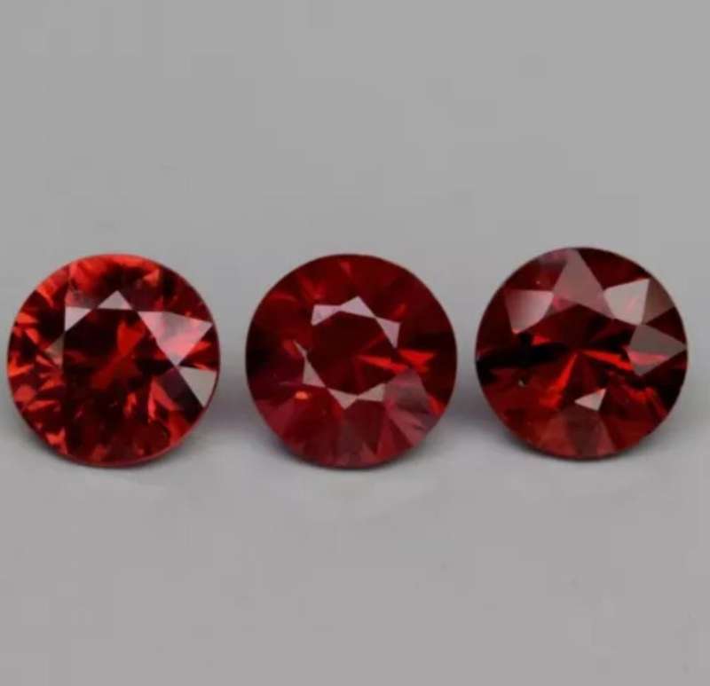 3 piece lot 2.87ct Round Cut Rhodolite Garnet