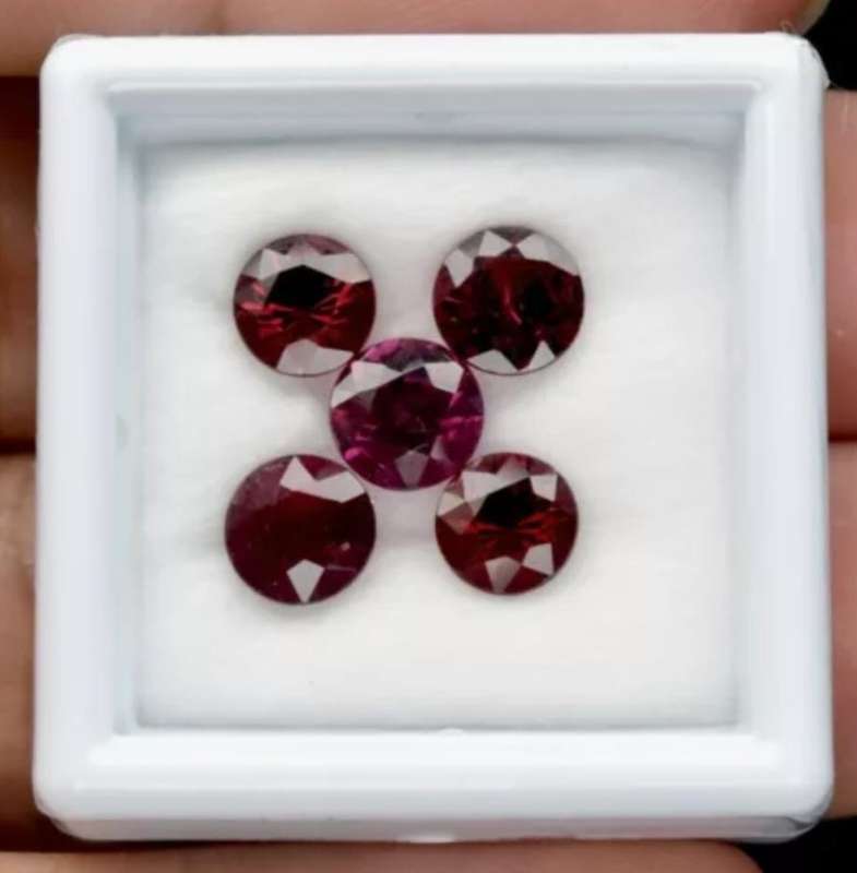 5 Piece Lot 4.69ct t.w Round Natural Rhodolite Garnet