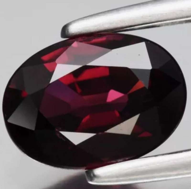 1.05ct Oval Cut Natural Rhodolite Garnet