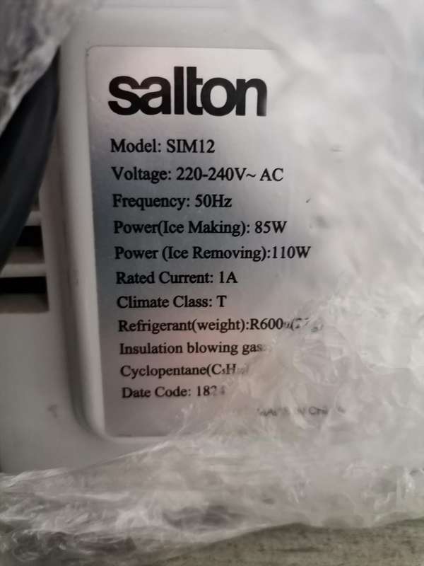 Salton 12kg Bullet Shaped Ice Maker