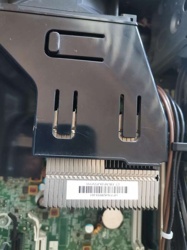 HP Compaq 8200 Elite Small Form Factor PC