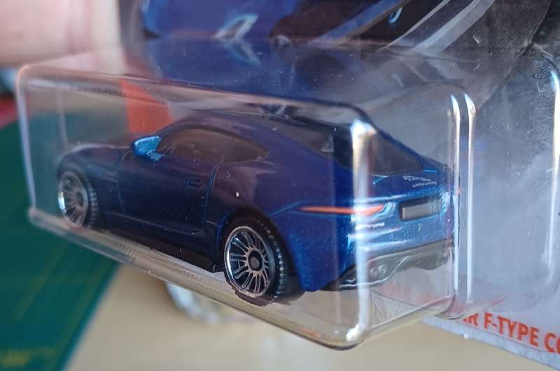 2019 Matchbox ~ 52/100 2015 Jaguar F-Type Coupe ~ Mint on Short card