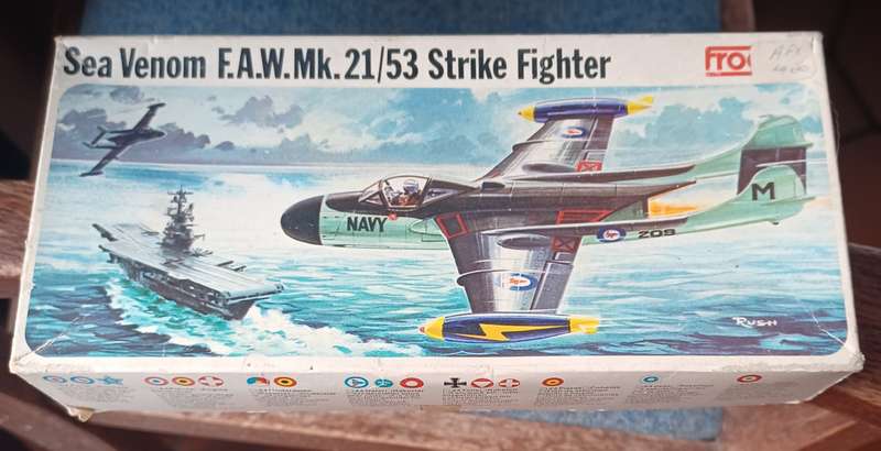 Fog ~  Scale 1:72 ~ Sea Venom F.A.W.Mk.21/53 (plastic Kit)