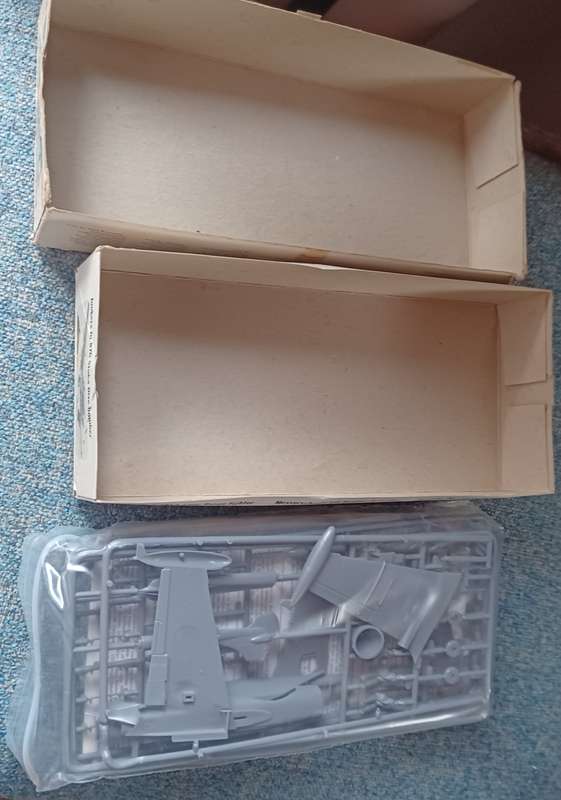 Fog ~  Scale 1:72 ~ Sea Venom F.A.W.Mk.21/53 (plastic Kit)