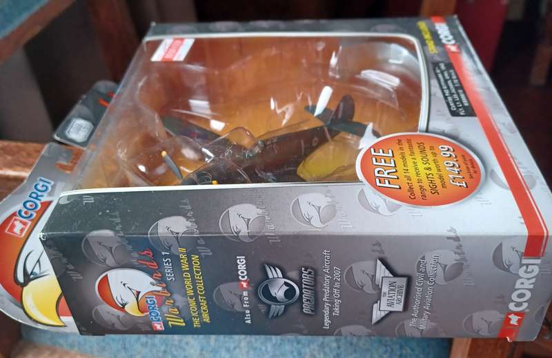 Corgi ~  Scale 1:72 ~ Curtiss P40 Kittyhawk IA Flt. Les Jackson April 1942