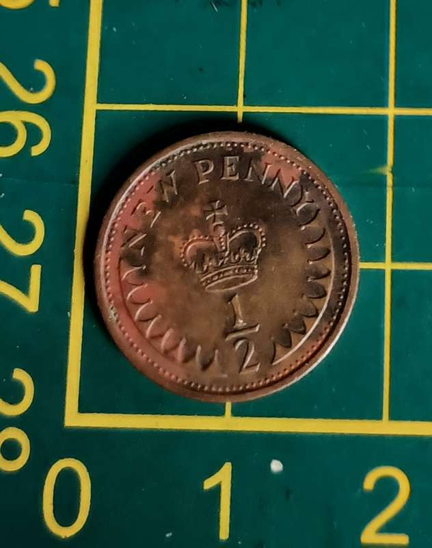 1975 ~ 1/2 Penny ~ United Kingdom