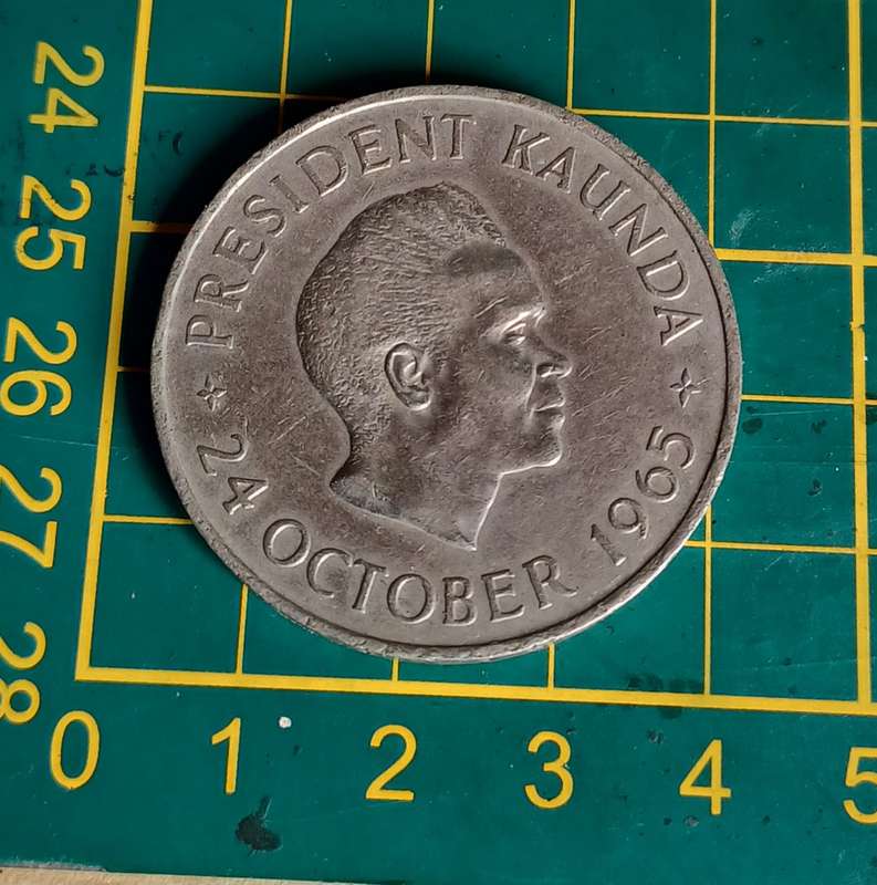 1965 ~ Zambia ~ 5 Shillings.
