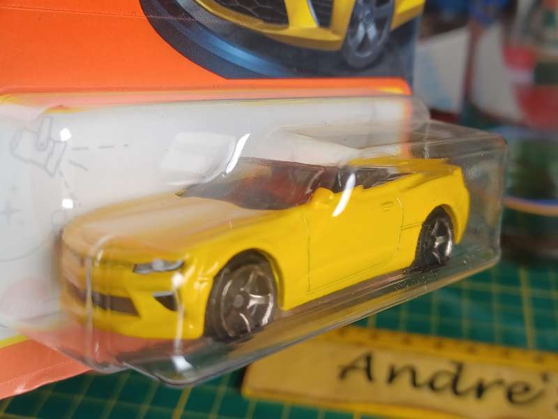 2022 Short Card ~ Matchbox 33/100 ~ 16 Chevy Camaro Convertible