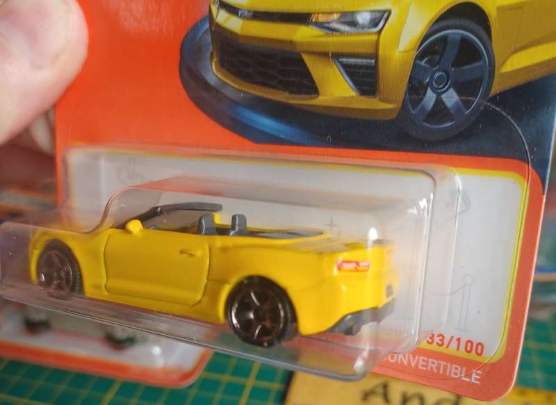 2022 Short Card ~ Matchbox 33/100 ~ 16 Chevy Camaro Convertible