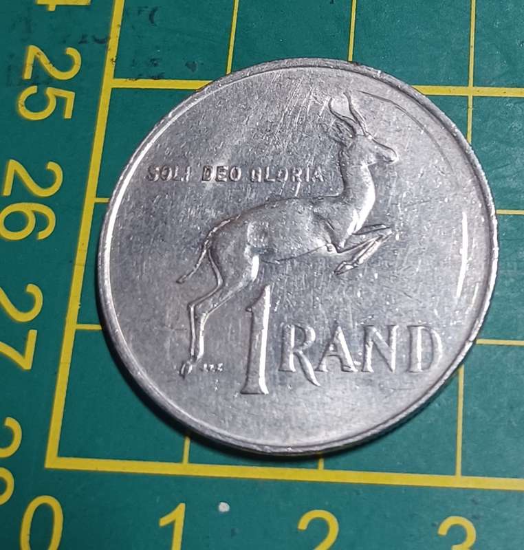 1990 ~Old RSA one Rand Coin