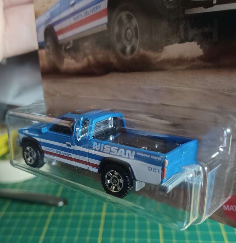 2024 Long Card ~ Matchbox Trucks 1/5 ~ 95 Nissan Hardbody (D21)