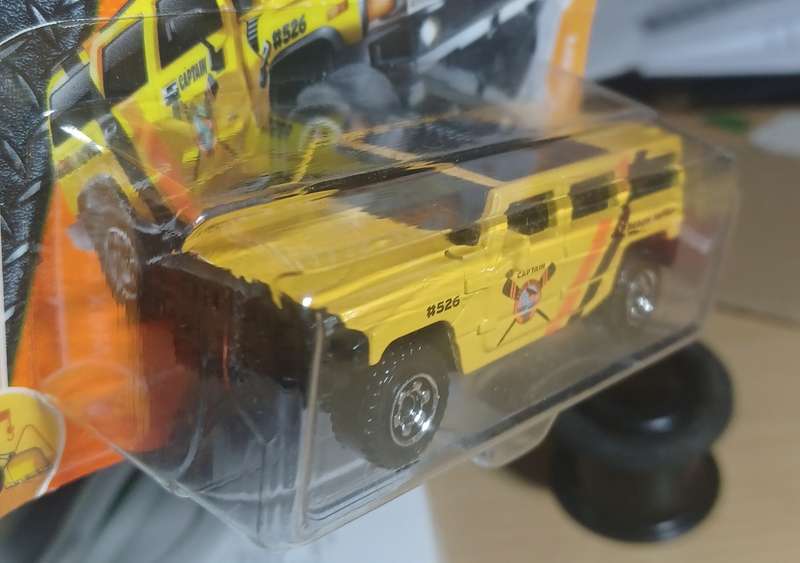 2017 Short Card ~ Matchbox 43/125 ~ Hummer H2 SUV Concept