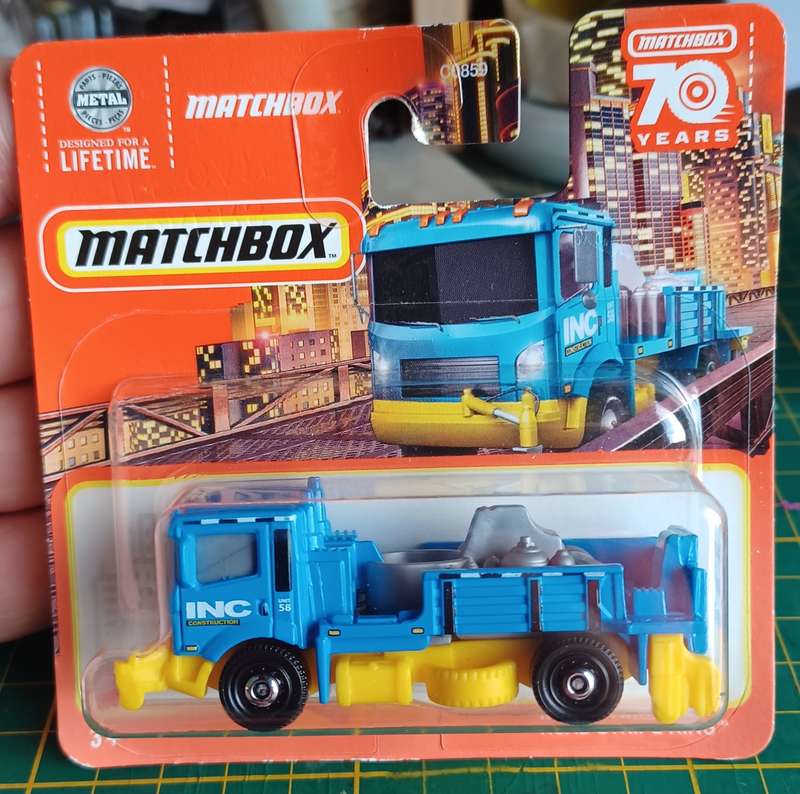 2022 Matchbox `Short Card` ~ No55/100 Road Stripe King
