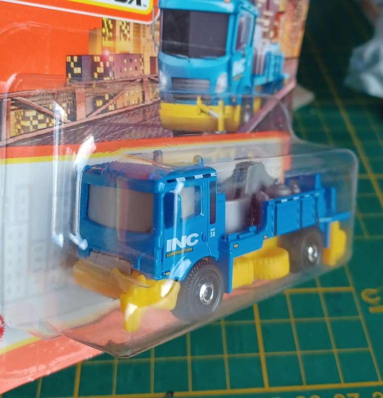 2022 Matchbox `Short Card` ~ No55/100 Road Stripe King