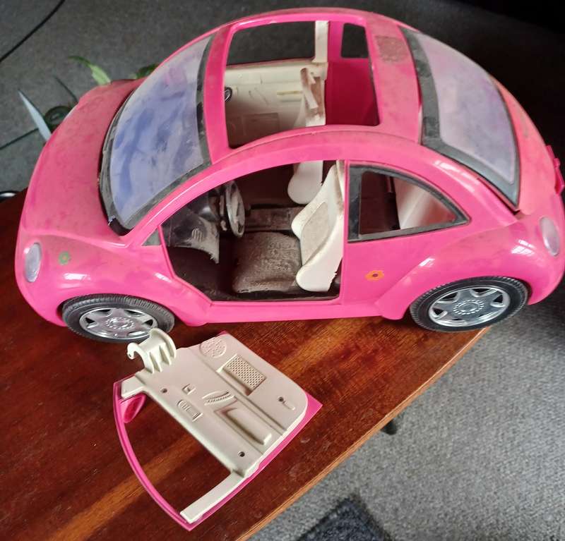 Barbie Volkswagen New Beetle  Convertible, Mattel Vintage 2000's Rare (sad condition)