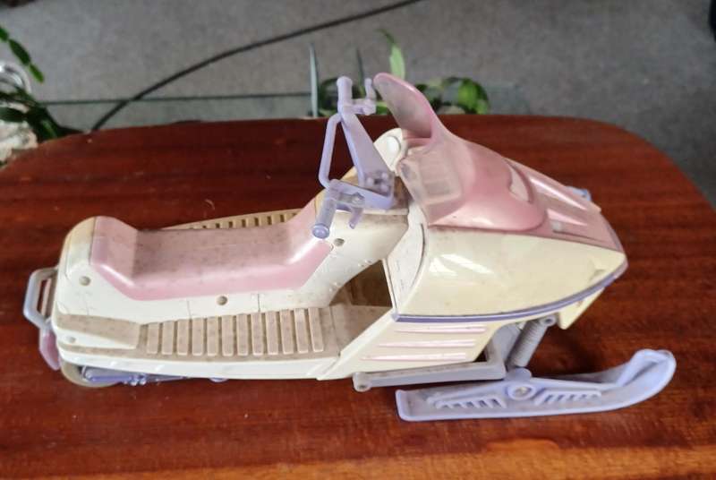 Barbie Snowmobile Mattel Vintage 90's /2000's (sad condition)
