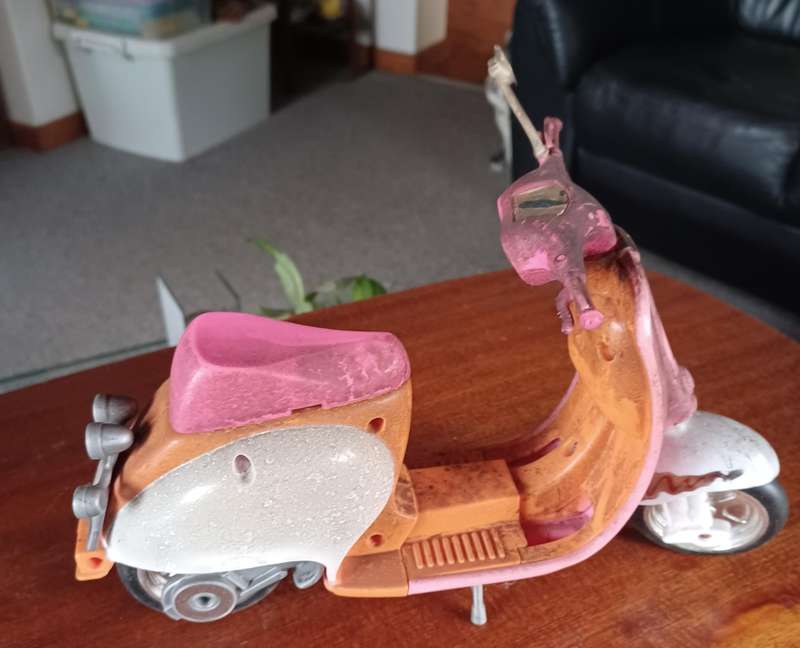 Barbie Scooter Vespa Mattel Vintage 1990's (sad condition)