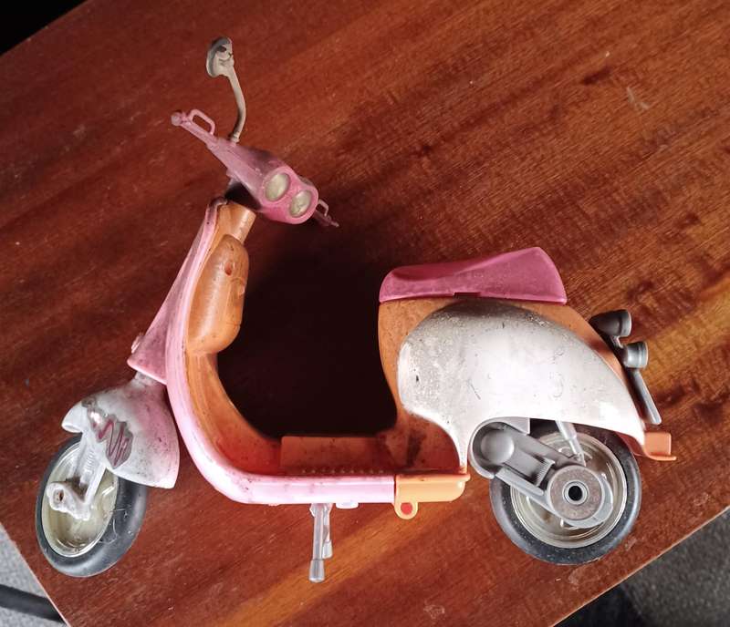 Barbie Scooter Vespa Mattel Vintage 1990's (sad condition)