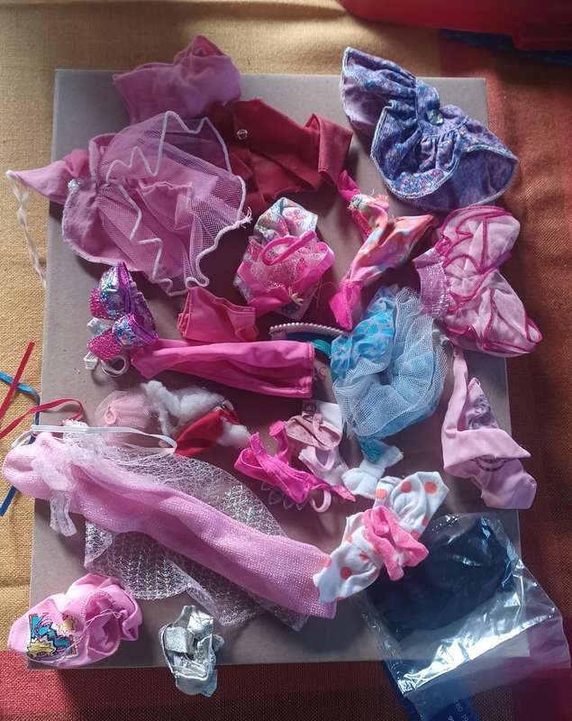Barbie / other dolls  cloths