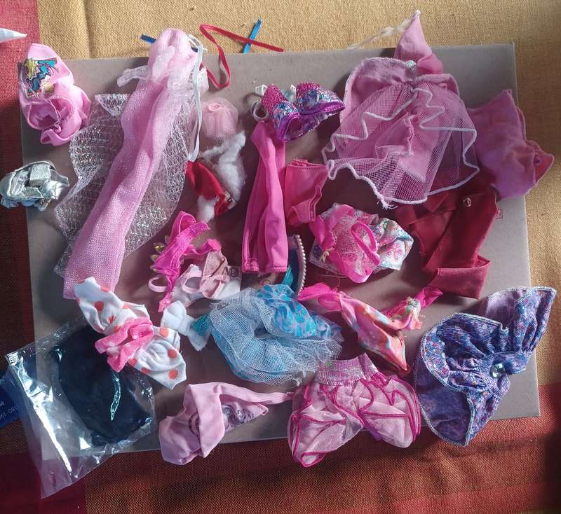 Barbie / other dolls  cloths