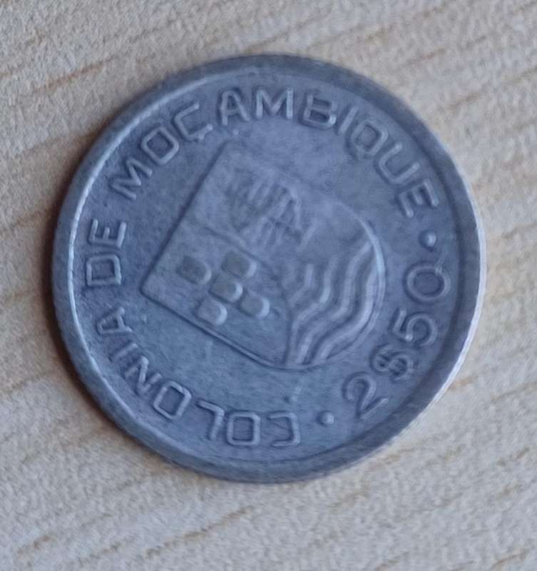 1935 Mozambique 2.5 Escudos (silver)