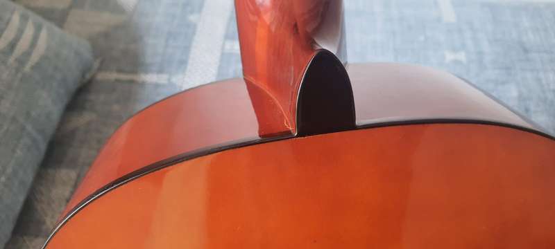 Suzuki Acustic guitar