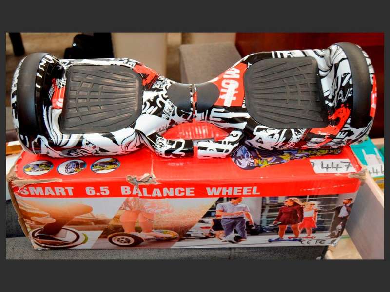 Smart 6.5 inch Balance Board with LED Lights and BT Speaker(defective)