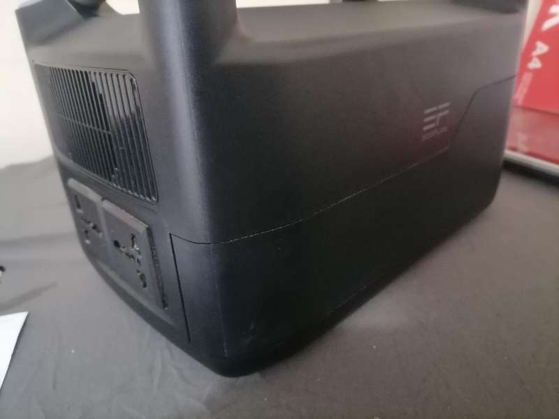 ECO FLOW RIVER 600W 288 POWER STATION*WATER DAMAGE*SPARES OR REPAIRS*