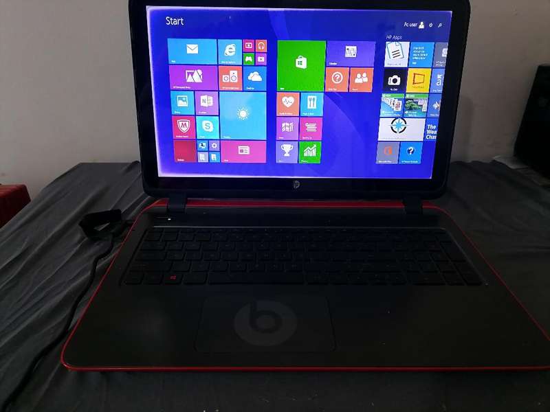 *HP 15 BEATS SPECIAL EDITION TOUCH SCREEN LAPTOP*AMD A8 RADEON,8GB RAM,1TB HDD*