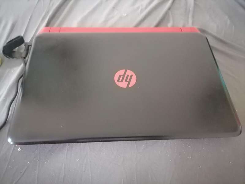 *HP 15 BEATS SPECIAL EDITION TOUCH SCREEN LAPTOP*AMD A8 RADEON,8GB RAM,1TB HDD*