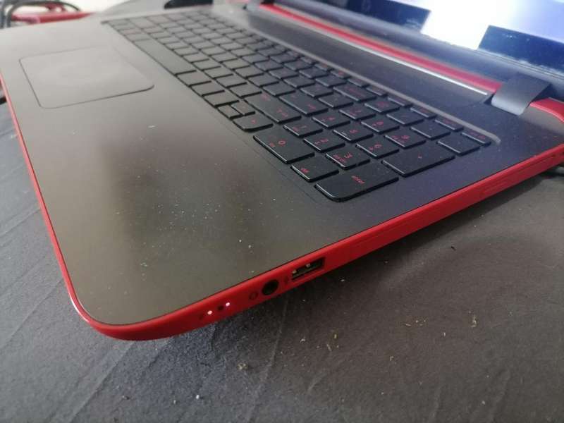 *HP 15 BEATS SPECIAL EDITION TOUCH SCREEN LAPTOP*AMD A8 RADEON,8GB RAM,1TB HDD*