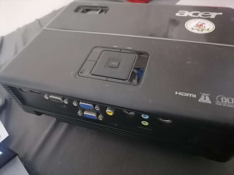*TOP QUALITY ACER P1 SERIES P1206 3D READY 2500 LUMENS PROJECTOR WITH POWER CORD*