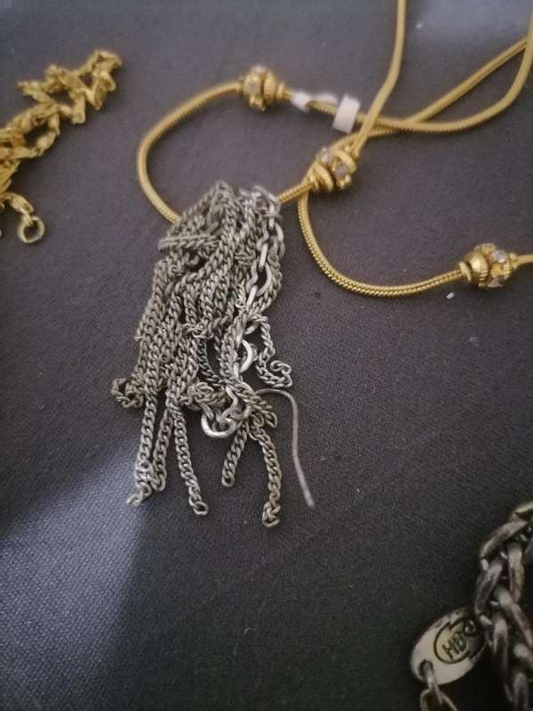 *LOT OF CHAINS*