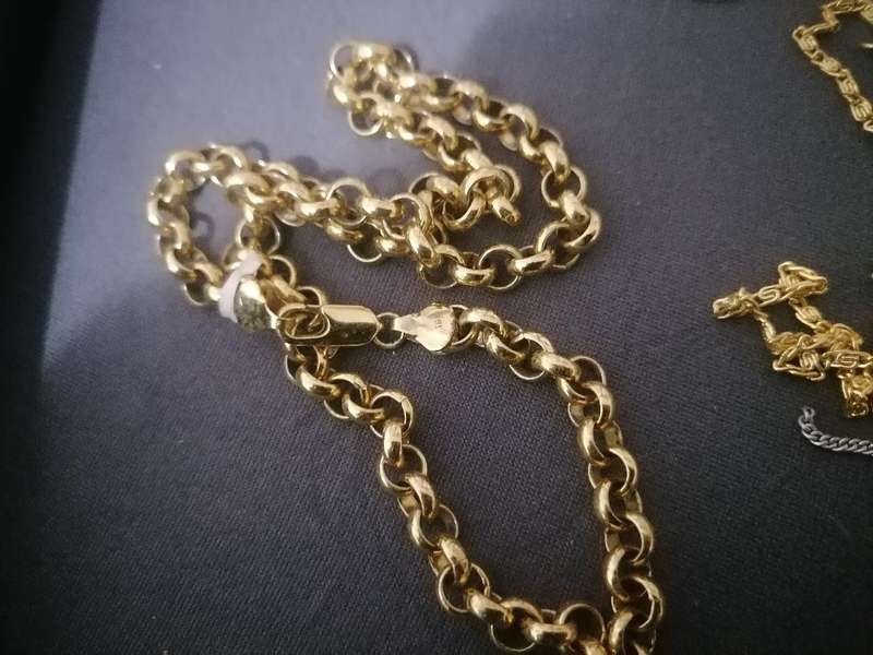 *LOT OF CHAINS*