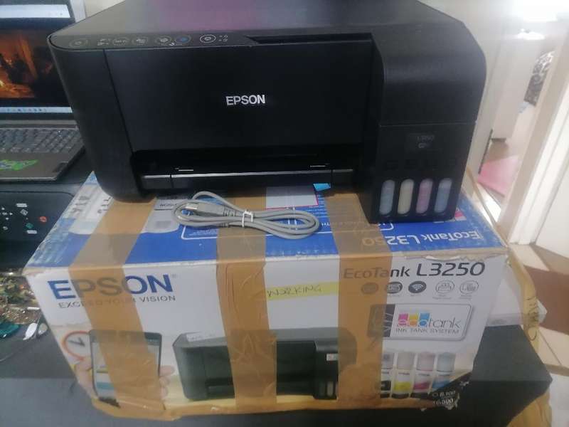 EPSON L3150 INK TANK PRINTER WITH CABLES IN BOX* LIGHTS FLASHING*