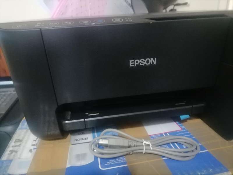 EPSON L3150 INK TANK PRINTER WITH CABLES IN BOX* LIGHTS FLASHING*