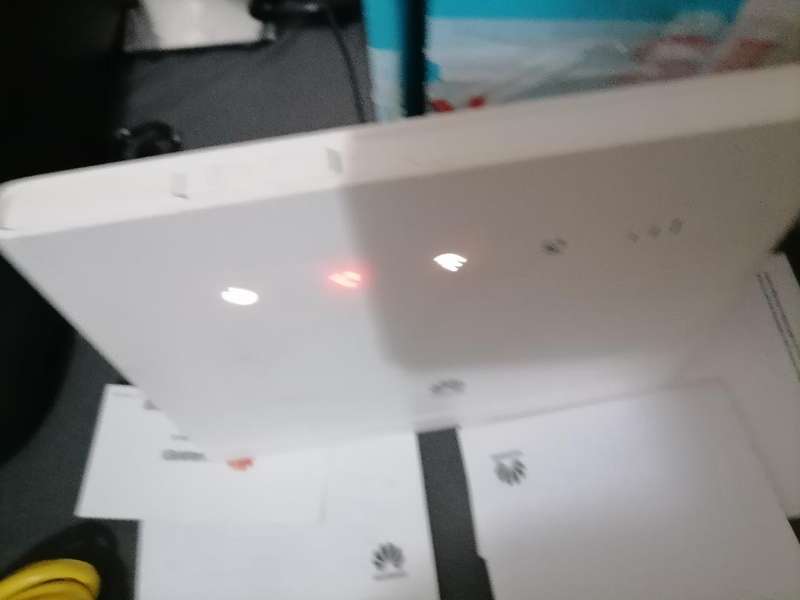 *WEEKEND SPECIAL*HUAWEI 4G LTE SIM CARD ROUTER, 150MPS*IN BOX WITH CABLES**