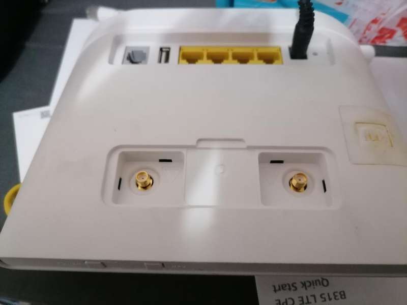 *WEEKEND SPECIAL*HUAWEI 4G LTE SIM CARD ROUTER, 150MPS*IN BOX WITH CABLES**