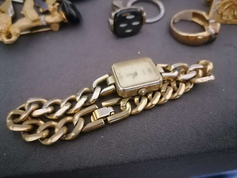 *LOT OF CUFFLINKS,WATCH,RINGS ETC*