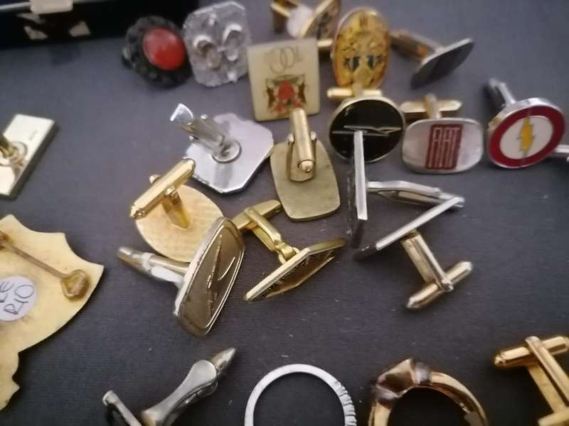 *LOT OF CUFFLINKS,WATCH,RINGS ETC*