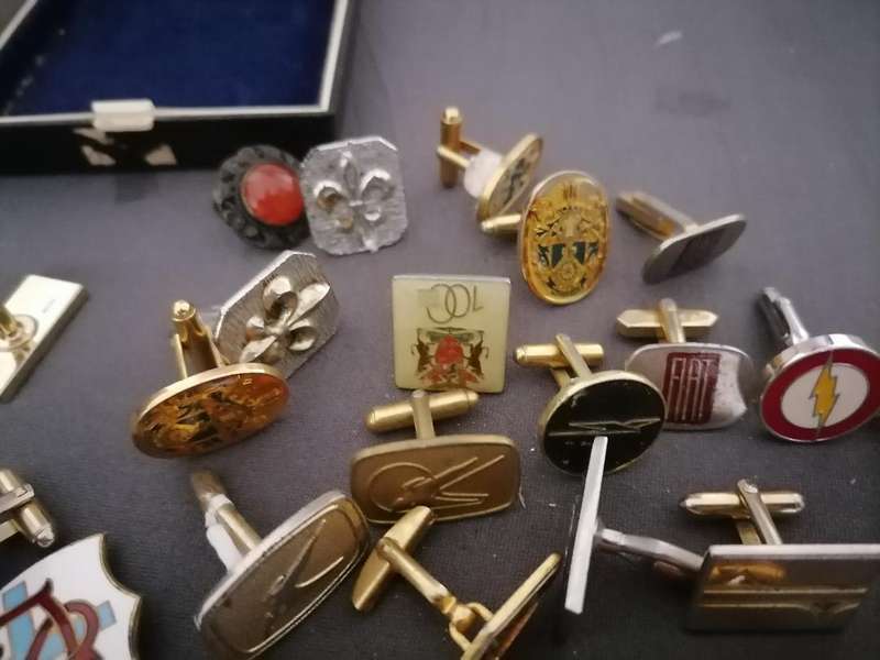 *LOT OF CUFFLINKS,WATCH,RINGS ETC*