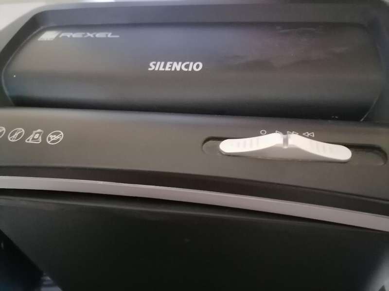 *REXEL V30WS SILENT PAPER SCHREDDER*