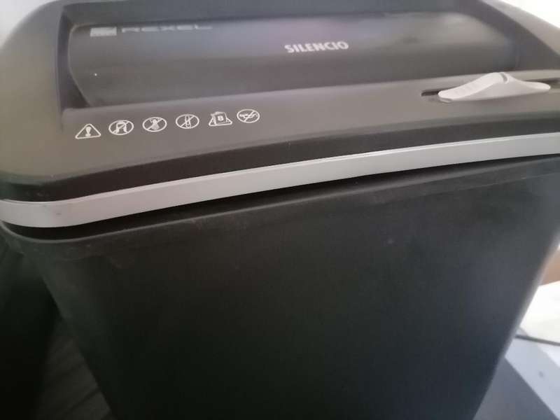 *REXEL V30WS SILENT PAPER SCHREDDER*