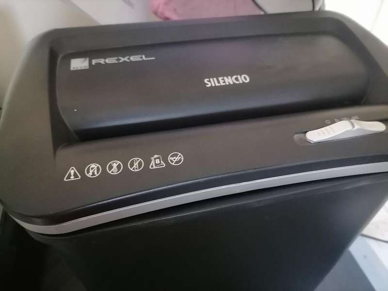 *REXEL V30WS SILENT PAPER SCHREDDER*