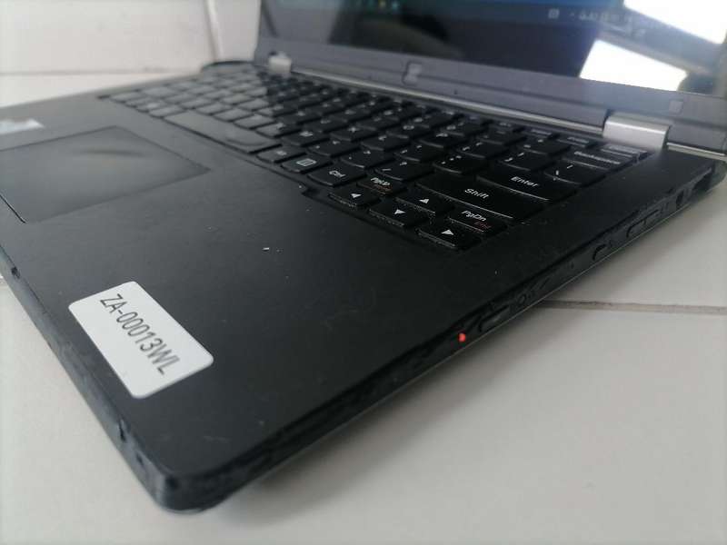 I5 LENOVO YOGA 2 11 LAPTOP/TABLET. WORKING CRACK ON GLASS*SOLD AS IS**