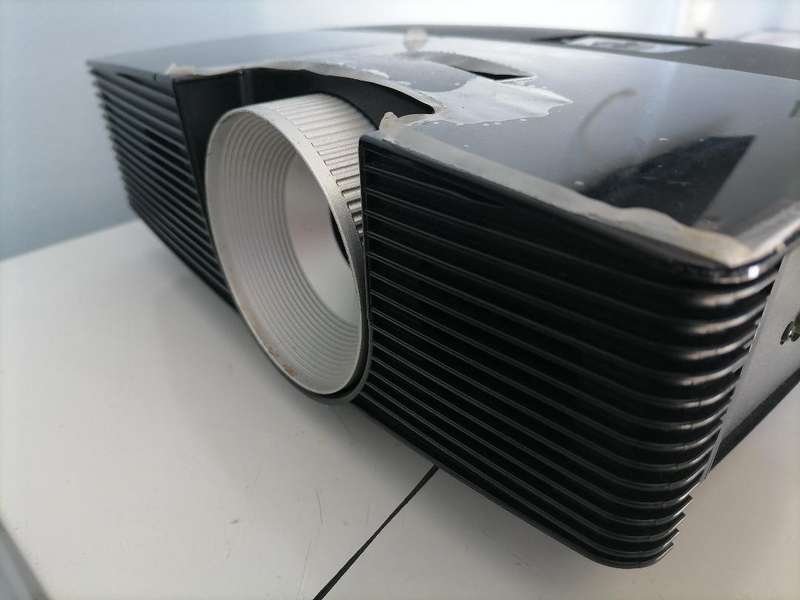 **ACER X113 3D READY PROJECTOR*TOP QUALITY**