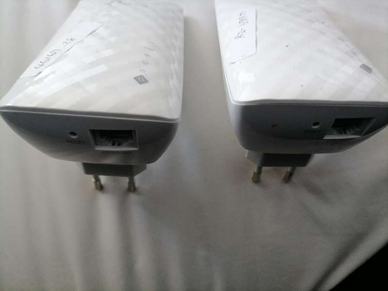 LOT OF 2 X TP LINK AC750 RE200 WIFI RANGE EXTENDERS*ONE BID FOR BOTH**