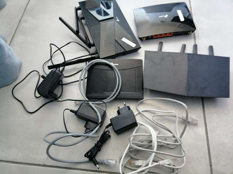 LOT OF WIFI ROUTERS/SIM CARD ROUTERS,POWER CABLES/ETHERNET CABLES ETC*ONE BID FOR LOT*