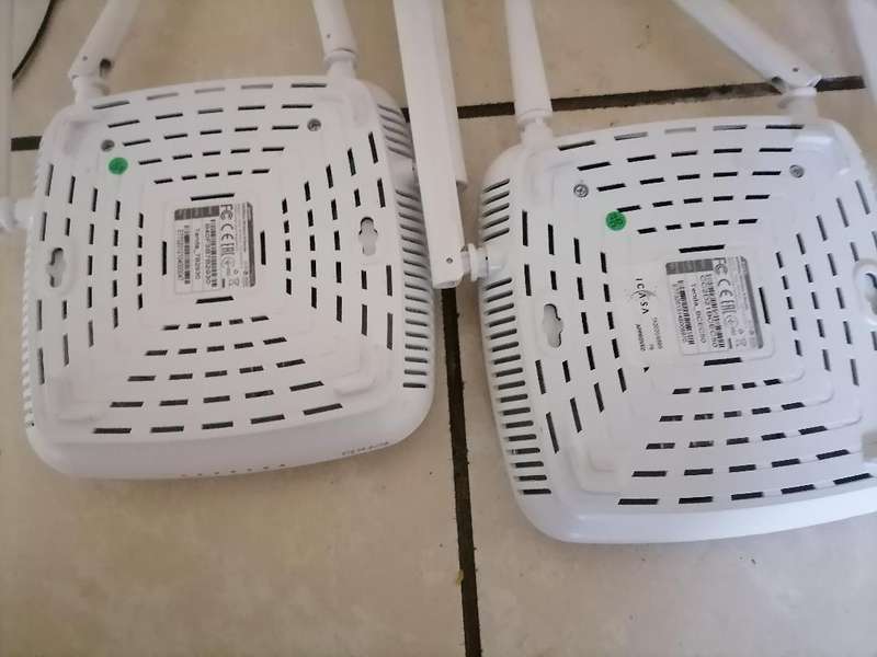 LOT OF 2 X Tenda F9 Wi-Fi 4 Wireless Router - Single-band 2.4GHz Gigabit Ethernet White
